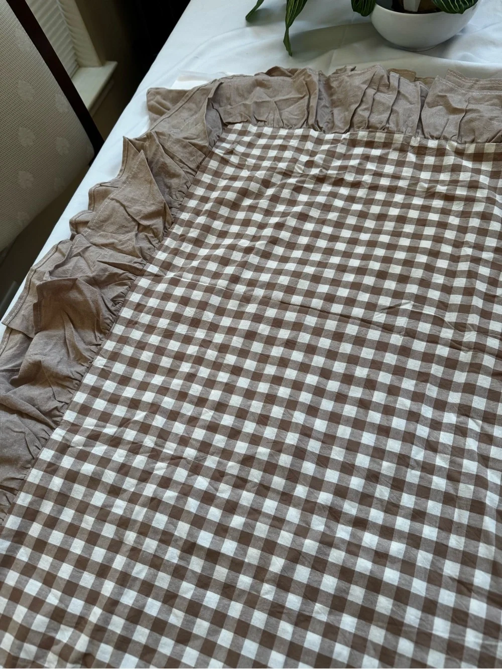 Classic Beige Gingham Tablecloth with Ruffled Edge